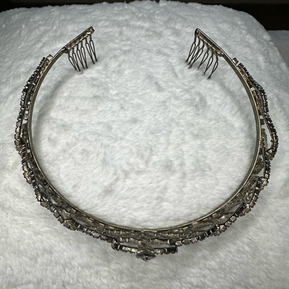 👸🏻 Vintage Tiara 👑 - Picture 6 of 11